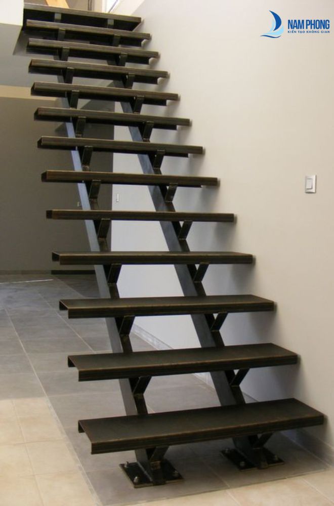 Mẫu cầu thang sắt hộp sử dụng vật liệu chất lượng cao