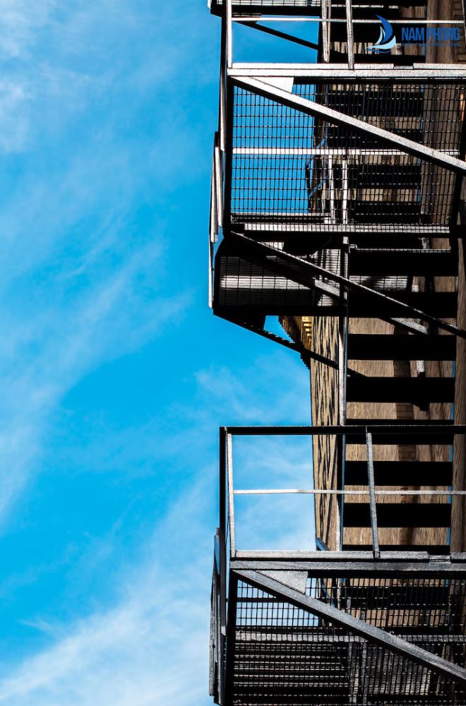 Mẫu trụ cầu thang cho thiết kế cầu thang thoát hiểm nhà tầng