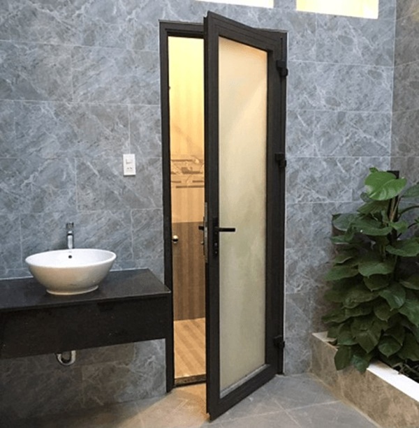 Mẫu cửa nhôm kính nhà vệ sinh sang trọng, ấn tượng