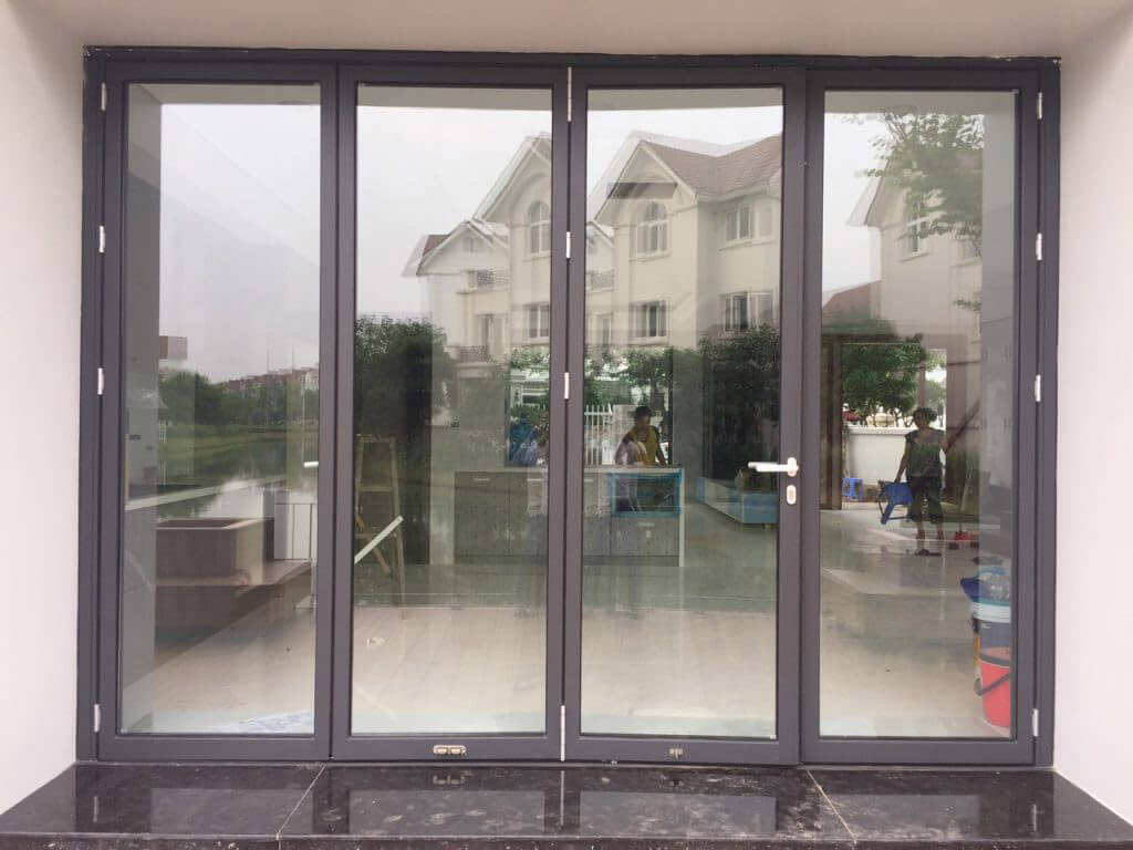 Mẫu kích thước 4 cánh nhôm kính sử dụng phổ biến