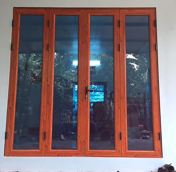 nhôm xingfa màu vân gỗ